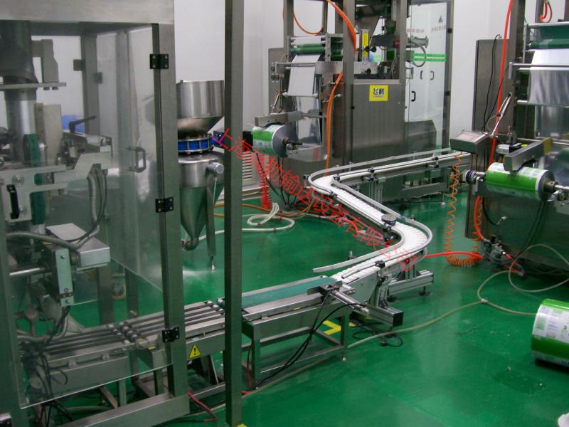 能提高工廠運輸效率的工業(yè)皮帶輸送機 能提高工廠運輸效率的工業(yè)皮帶輸送機